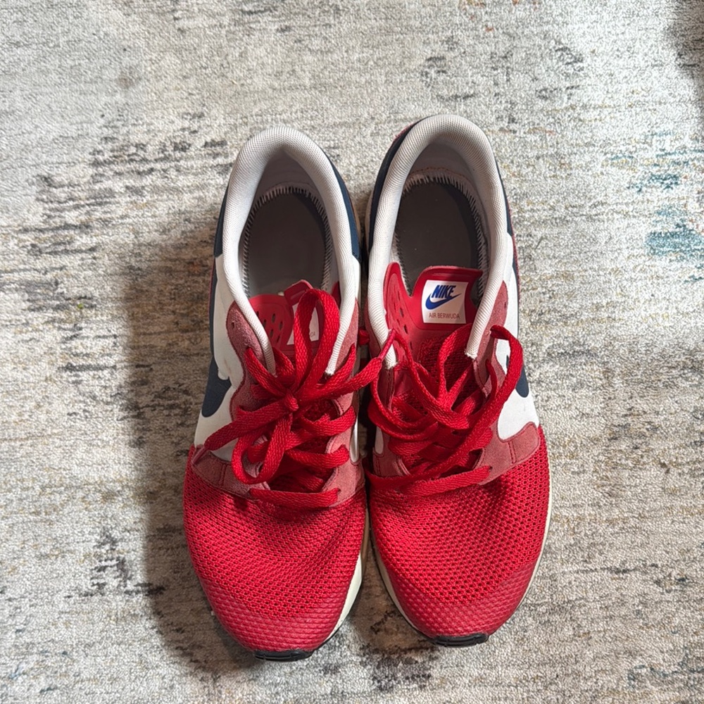Nike Red Sneakers Classic Retro Design Nike Bermuda